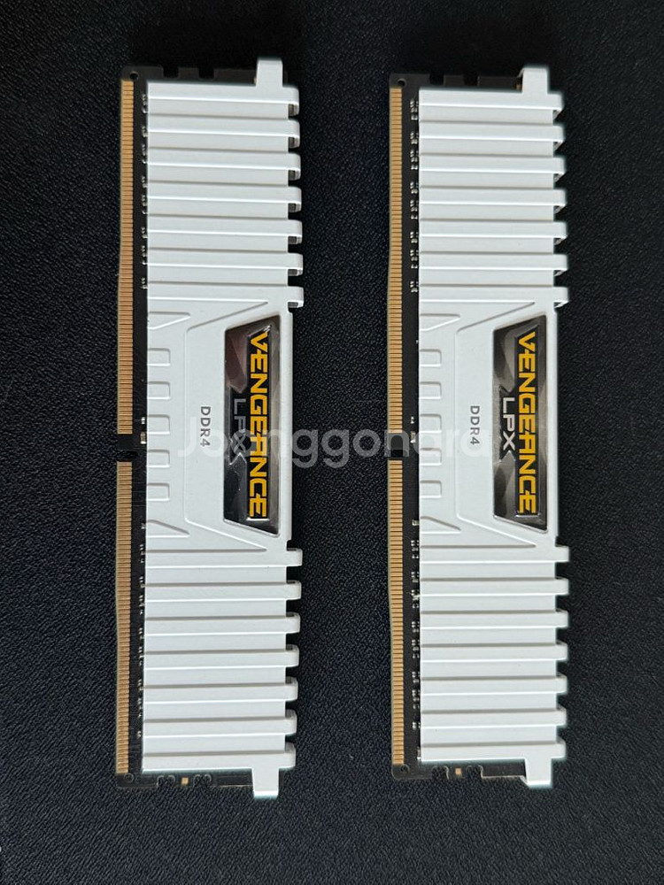 커세어 벤전스 DDR4 16g (8g X 2)--0