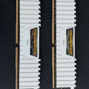 커세어 벤전스 DDR4 16g (8g X 2)