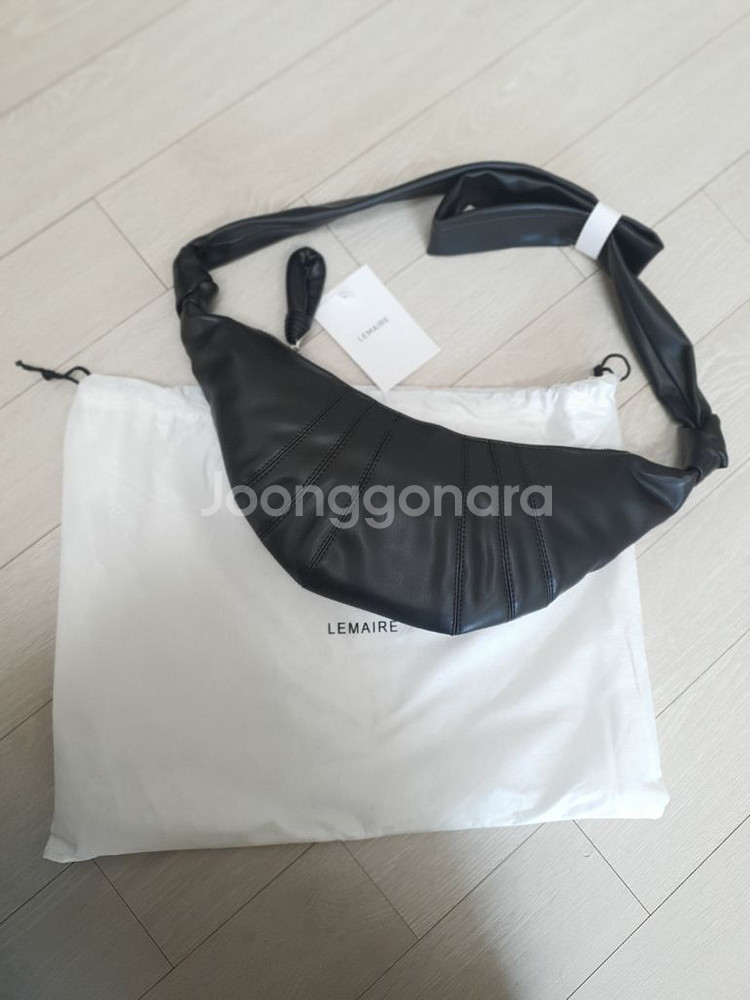르메르 크루아상백 새상품--0