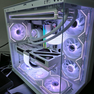 라이젠7 9800X3D RTX5080 본체 팝니다
