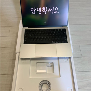 S급 ) 맥북 프로 M4 14인치 16gb 512ssd