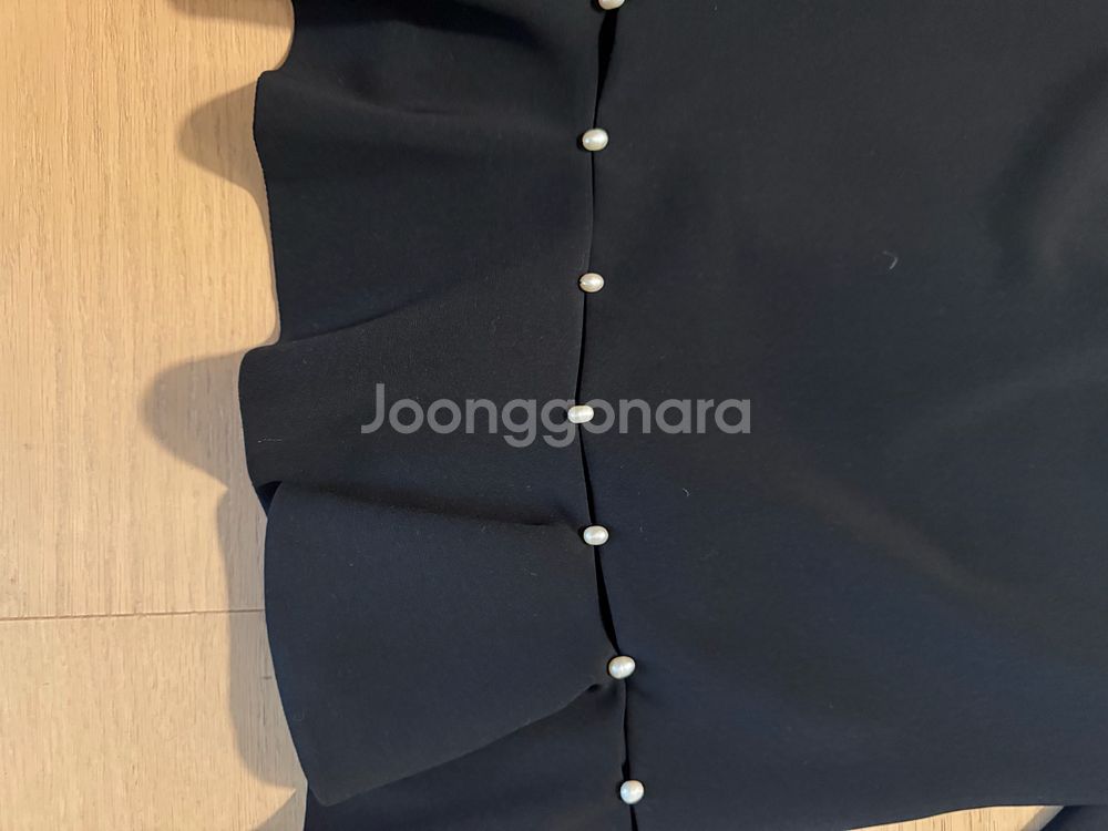 레니본 정품 55 검정 여성 블라우스 진주디테일--3