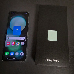 갤럭시 Z플립 5 민트 512GB 팝니다!