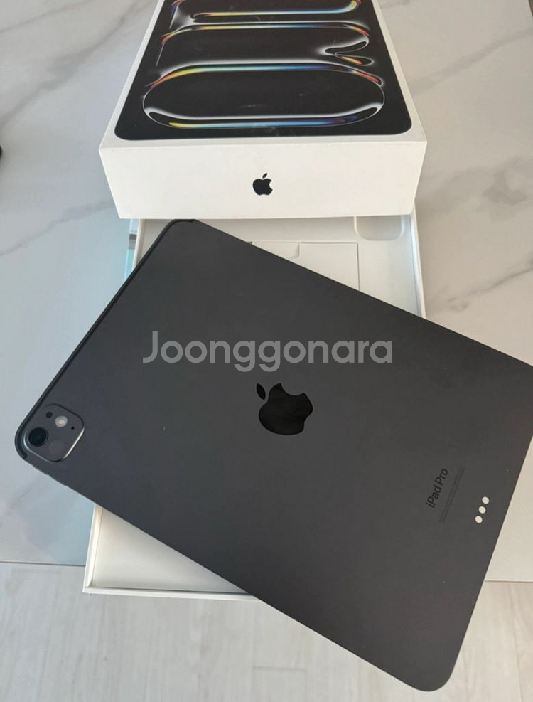 아이패드 11 M4 256Gb Wifi 블랙 팝니다--1