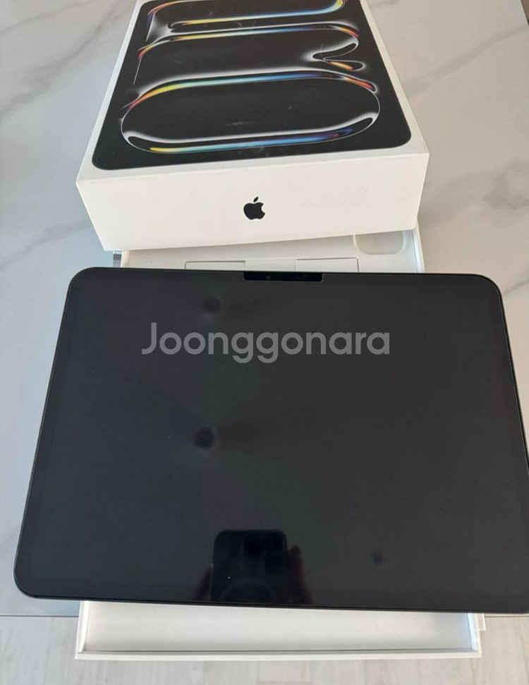 아이패드 11 M4 256Gb Wifi 블랙 팝니다--0