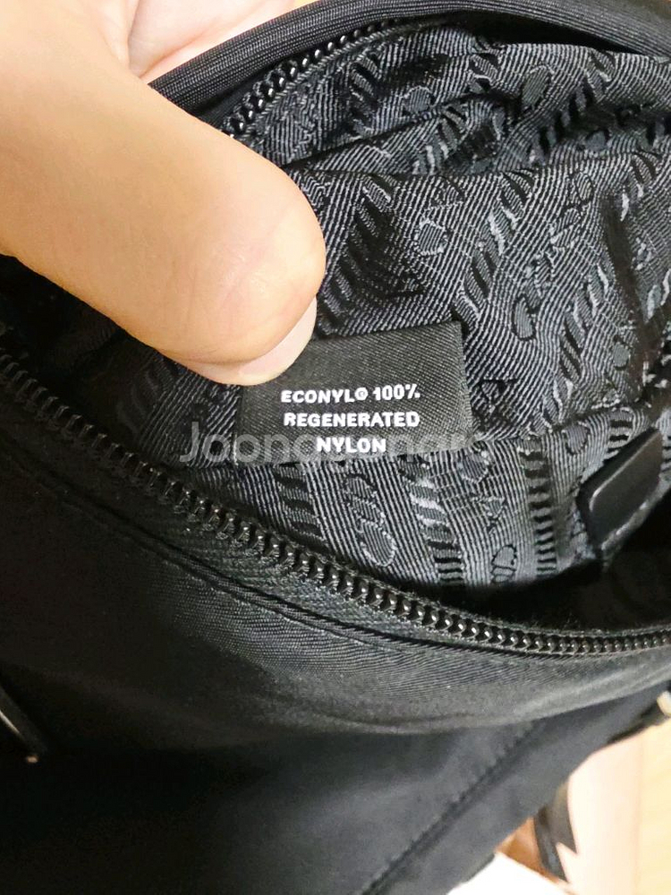 프라다 리나일론 힙쎅 남녀공용--9