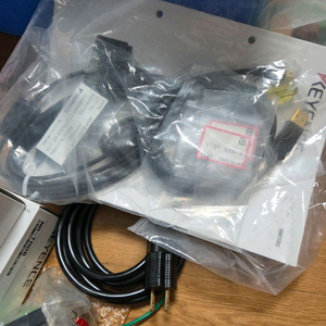 키엔스 온도 측정기 이미지