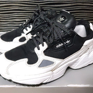 adidas 아디다스 팔콘 트레일 EF9024 운동화