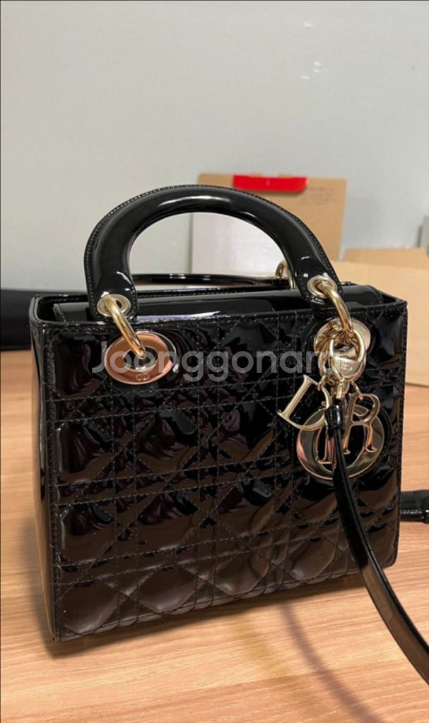 디올 레이디백 블랙 페이던트--3