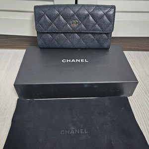 정품 샤넬 은장 캐비어 장지갑 (19번대)