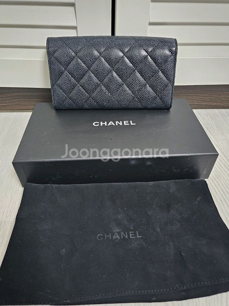 정품 샤넬 은장 캐비어 장지갑 (19번대)--1