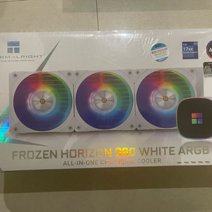미개봉 써멀라이트 프로즌 호라이즌360 ARGB 화이트