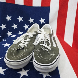 [VANS] 공용 스케이트 로우 스웨이드 260mm