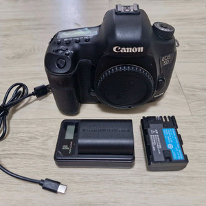 Canon EOS 5D Mark III 판매합니다