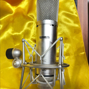 Warm Audio WA-87 R2 마이크