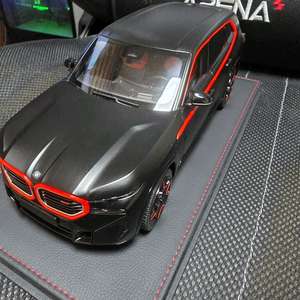 BMW XM 1:18 스케일 다이캐스트 판매합니다.