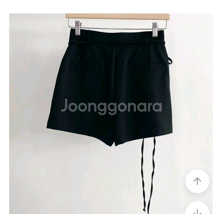 [새상품] 컬러위드클로젯 설레임 핀턱 하프 팬츠--3