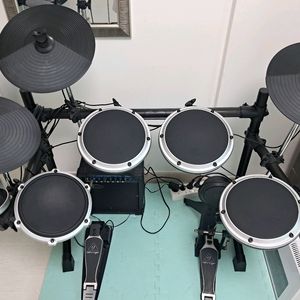 Behringer 전자 드럼 세트