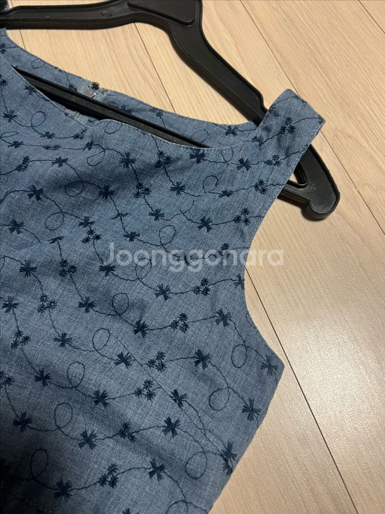 데님느낌 스퀘어넥 자수 펀칭 롱 원피스 민소매 나시--6