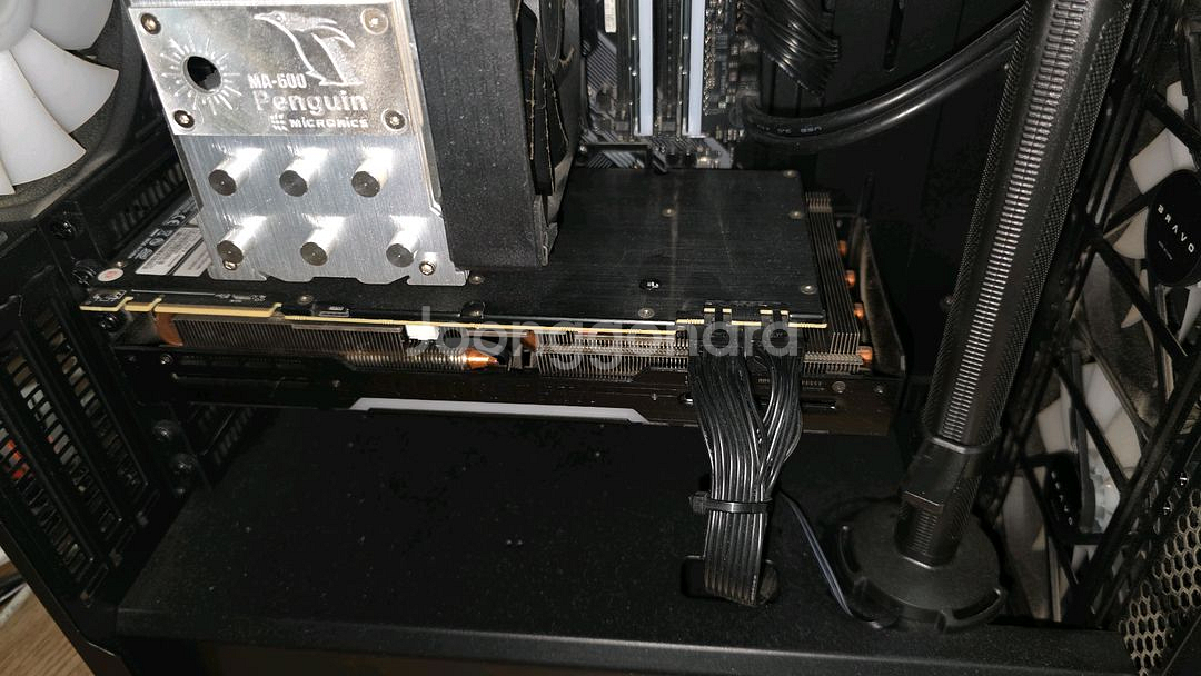 이엠텍RTX2080 슈퍼 블랙 몬스터 팝니다.--0