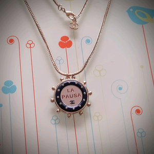 Chanel LA PAUSA 크루즈 목걸이