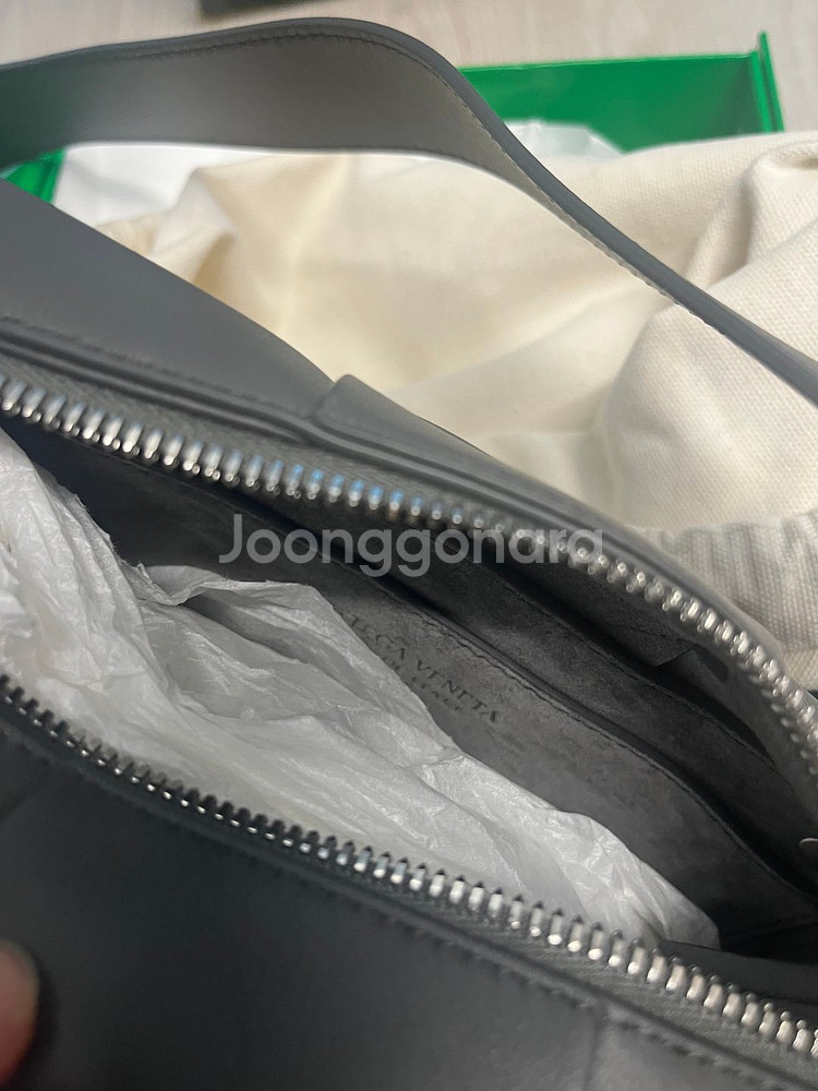 보테가 카세트백 팝니다--2