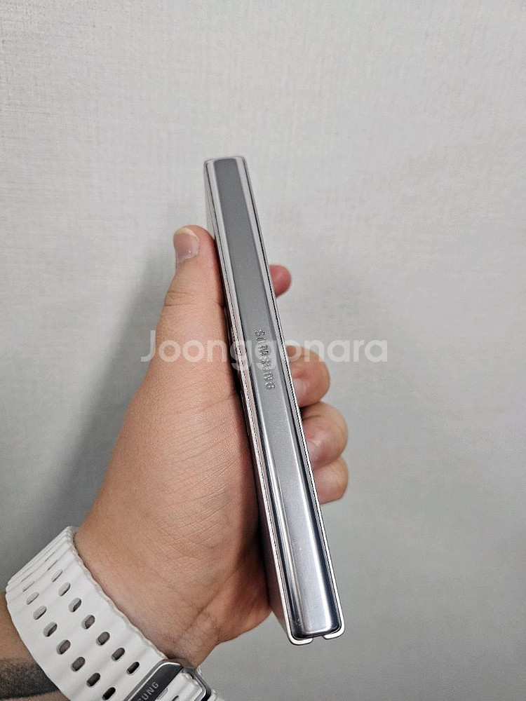 갤럭시 폴더3 256G(내부사용불가)(외부기능이상무)--1
