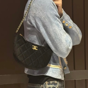 샤넬 벨벳 퀄팅 호보백 반달백