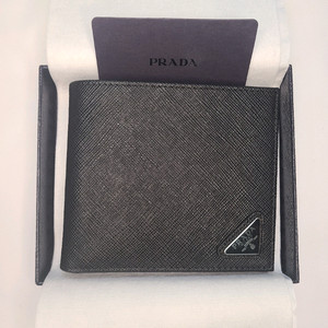 프라다 사피아노 레더 남자 반지갑