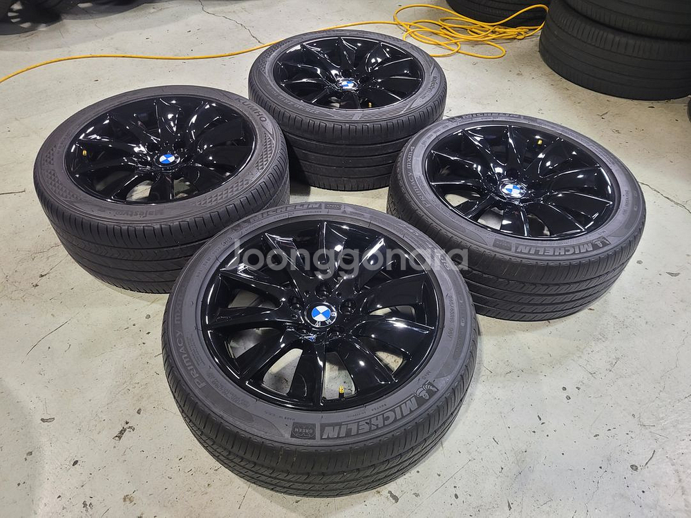BMW F10 5시리즈 터빈18인치 순정휠타이어--2