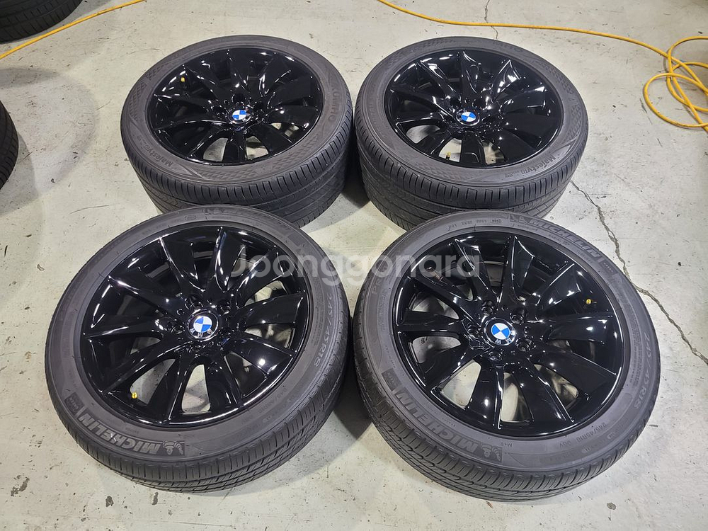 BMW F10 5시리즈 터빈18인치 순정휠타이어--0