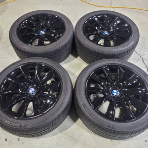 BMW F10 5시리즈 터빈18인치 순정휠타이어