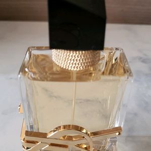 입생로랑 리브르 오드 빠르펭 50ml 새상품 판매합니다
