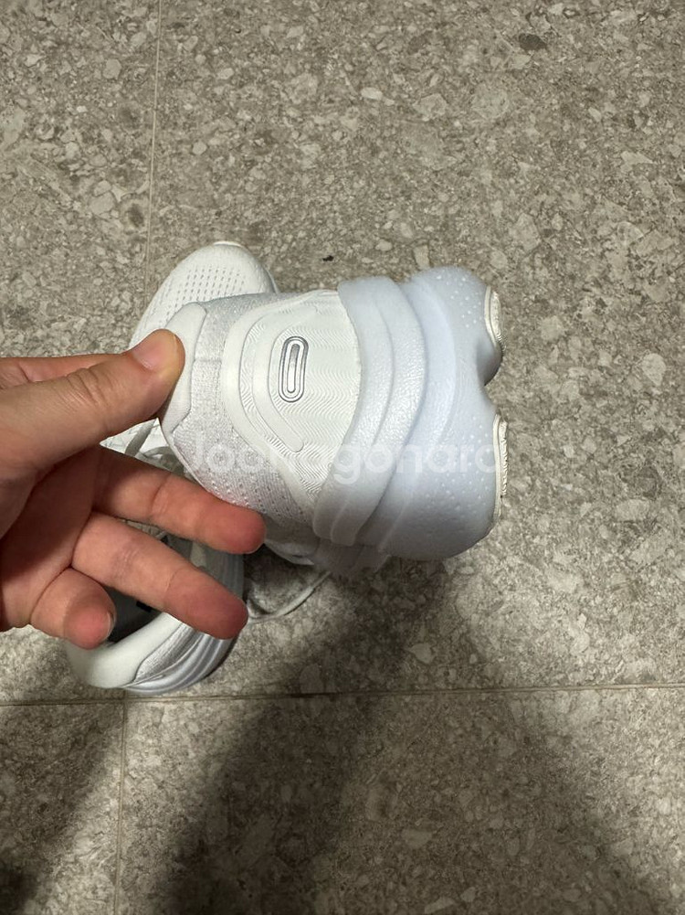 브룩스 고스트맥스 2 260 와이드 러닝화--1