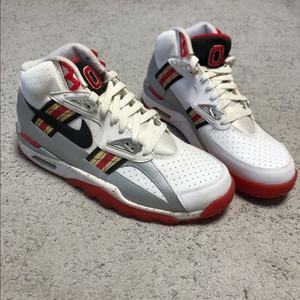 나이키 농구화 에어트레이너 흰빨 275