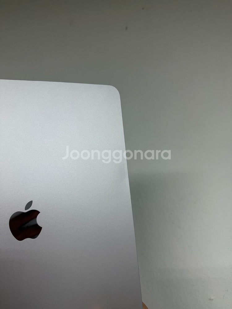 아이패드 에어13 M2 256G WIFI 싸게팝니다배터--5