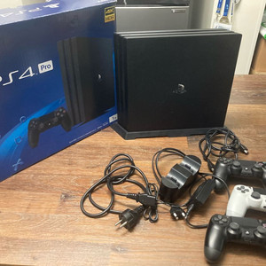 ps4 pro CUH-7017B 듀얼쇼크3개
