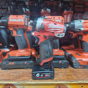 밀워키충전임팩드라이버 M12 FID 배터리까지 12V