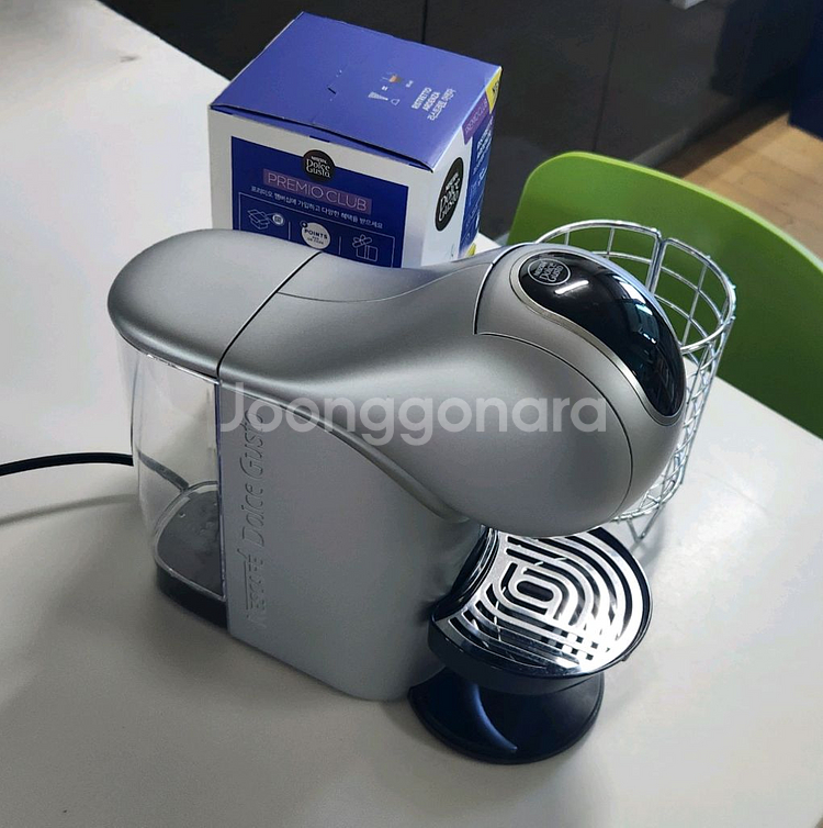 커피머신 돌체구스토 지니오S 터치 실버--1