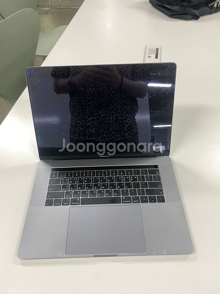 2018 맥북 프로 15인치 부품용 입니다~--0