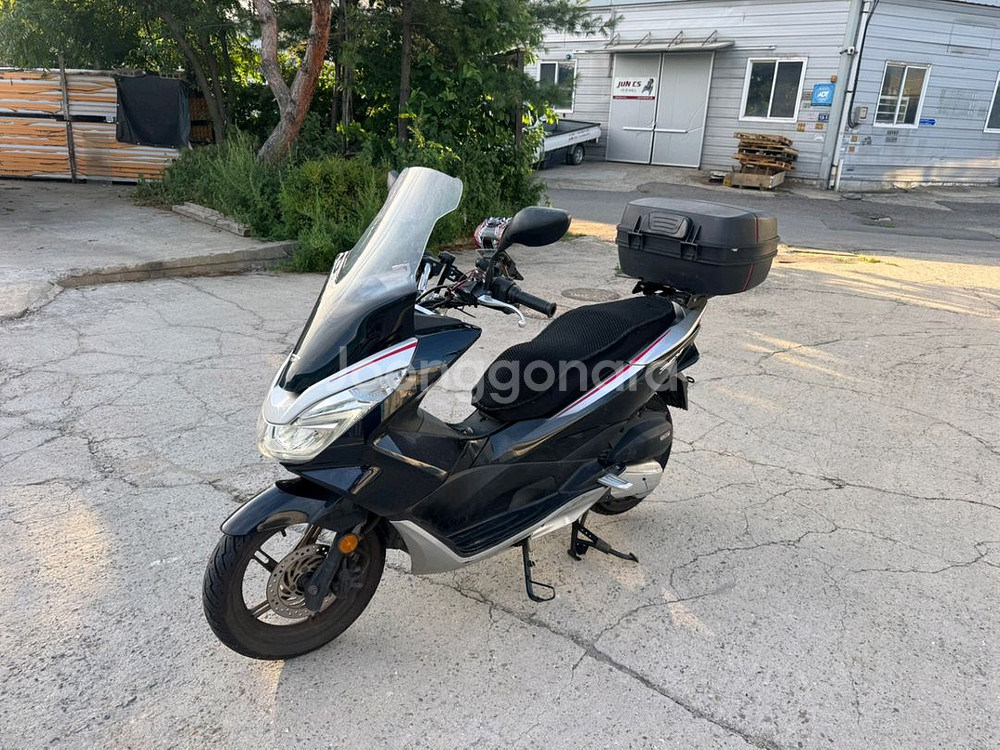 혼다 pcx125 17년 스페셜컬러 판매합니다--1