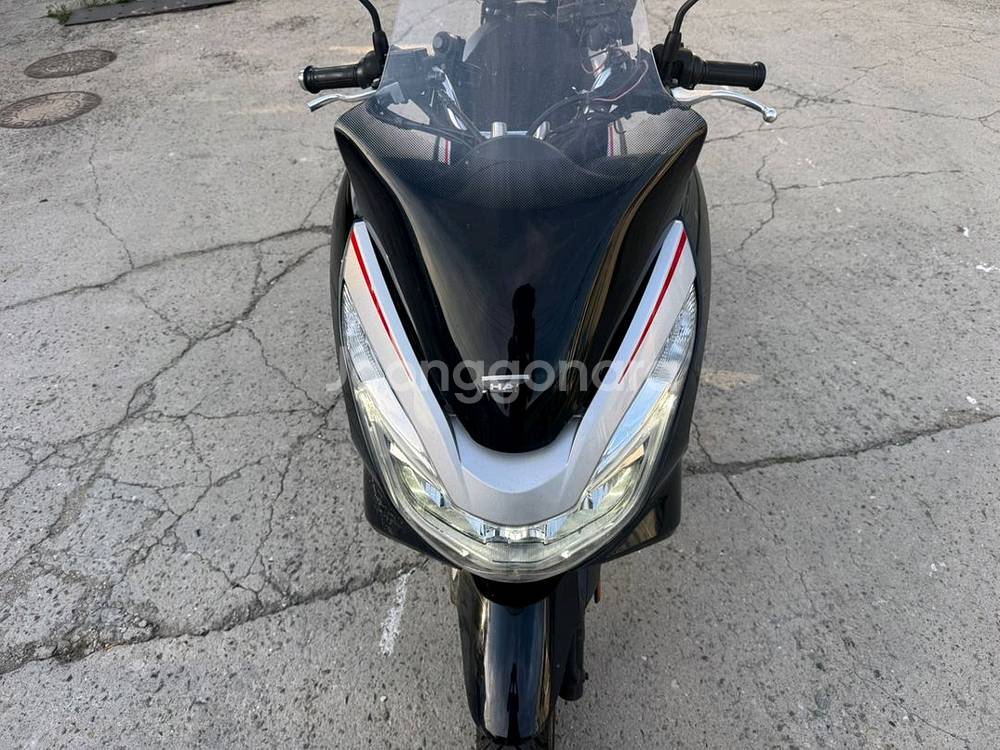 혼다 pcx125 17년 스페셜컬러 판매합니다--8