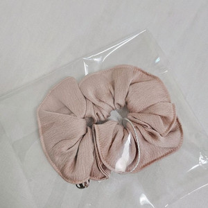 새상품 [허비쉬] 헤어 스크런치 헤어밴드 페일 피치