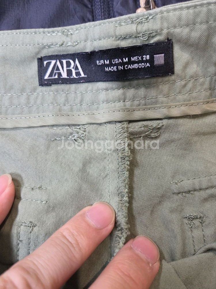 자라 면 테이퍼드 카고팬츠 올리브카키 m--2