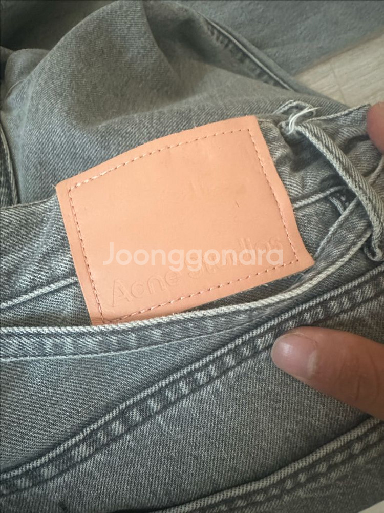 acne studio 데님 판매합니다--1
