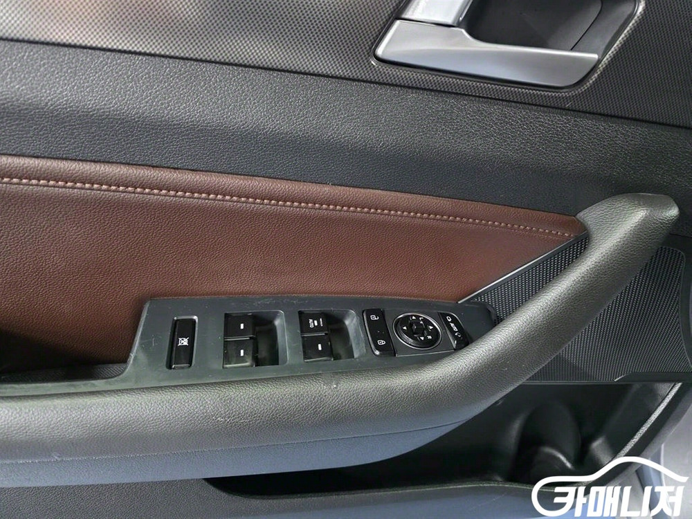 [현대]LF 쏘나타 2.0 케어플러스 #앱특가--6