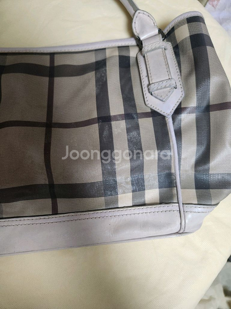 버버리 가방 판매합니다--2