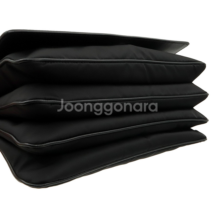 프라다 블랙 테수토 사피아노 탑 핸들 토트백--3