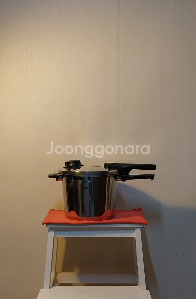 (중고)휘슬러압력솥 팝니다.(6리터)--0
