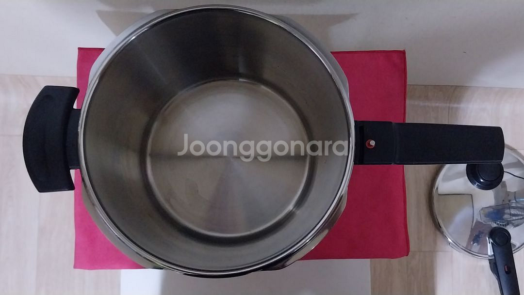 (중고)휘슬러압력솥 팝니다.(6리터)--3